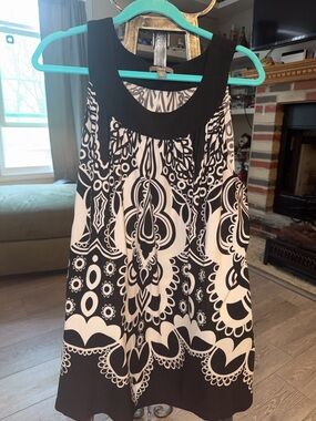 Apt. 9 Black & White Printed Sleeveless Tunic